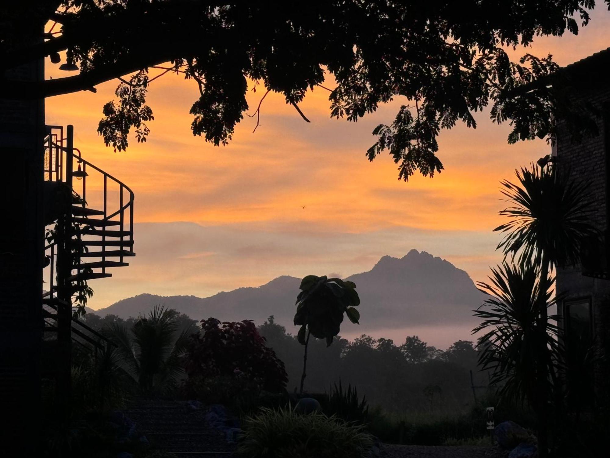 Suanglangna Lägenhet Phrae Exteriör bild