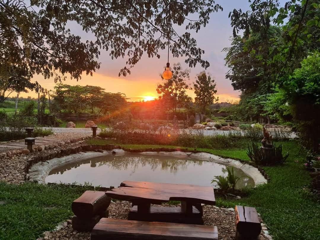 Suanglangna Lägenhet Phrae Exteriör bild